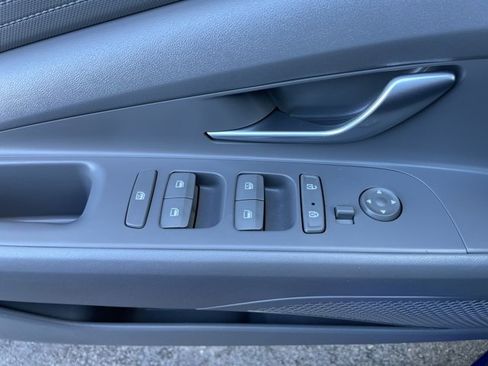 Used 2022 Hyundai Elantra SEL w/ Cargo Package image 11