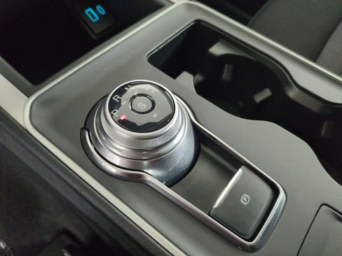 Used 2023 Ford Edge SE w/ Black Appearance Package image 24