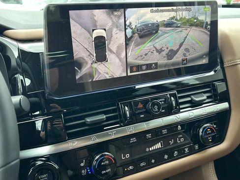 New 2026 Nissan Pathfinder Platinum w/ Lighting Package FWD image 34