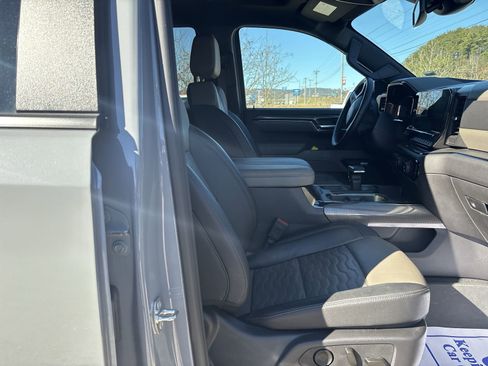 Used 2024 Chevrolet Silverado 1500 ZR2 image 26