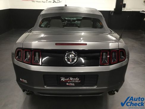 Used 2014 Ford Mustang Convertible image 20