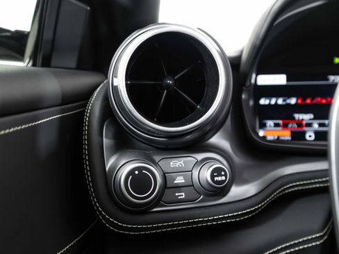 Used 2019 Ferrari GTC4Lusso image 23