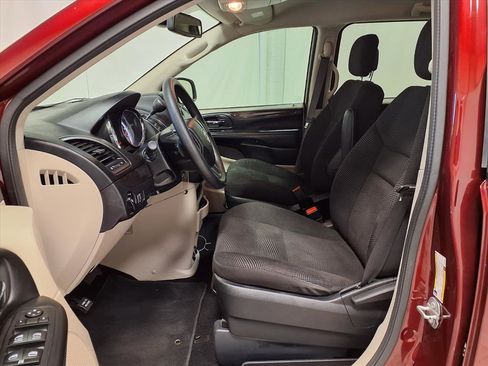 Used 2020 Dodge Grand Caravan SE w/ UConnect Hands-Free Group image 22