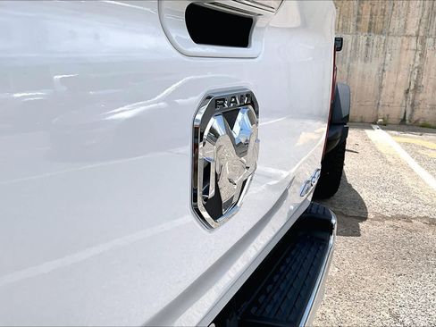 Used 2022 RAM 1500 Laramie AWD/4WD image 34