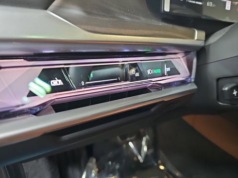 New 2026 BMW 740i xDrive w/ Executive Package image 28