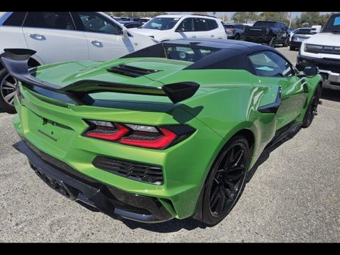 Used 2026 Chevrolet Corvette Z06 w/ Z07 Performance Package image 9