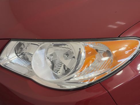 Used 2010 Hyundai Elantra GLS FWD image 8