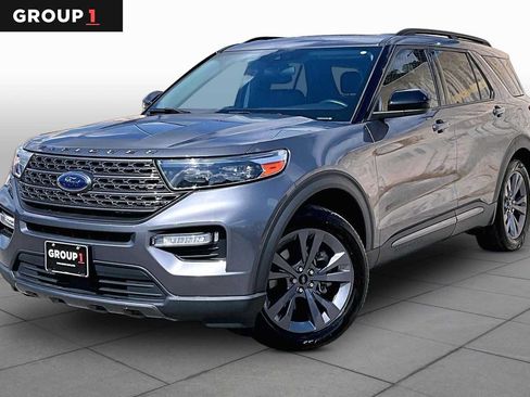 Used 2022 Ford Explorer XLT w/ Equipment Group 202A RWD image 1