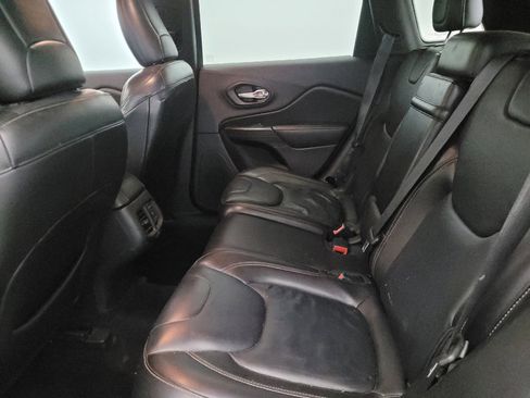 Used 2016 Jeep Cherokee Limited image 18