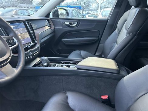 Used 2024 Volvo XC60 B5 Plus w/ Protection Package Premier image 21