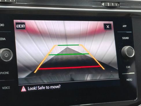 Used 2023 Volkswagen Tiguan SE image 7