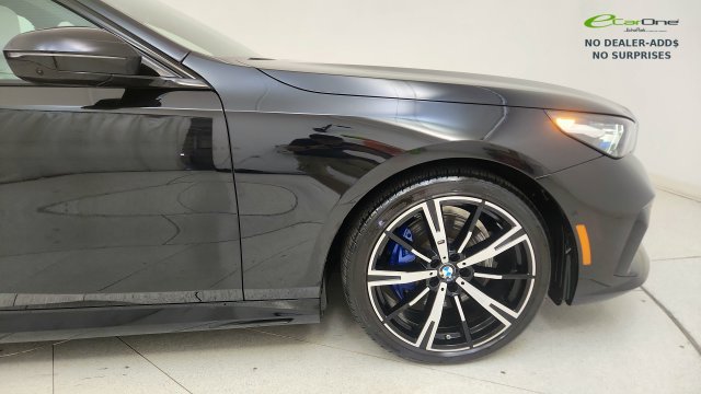 Used 2027 BMW 530i w/ M Sport Package RWD image 21