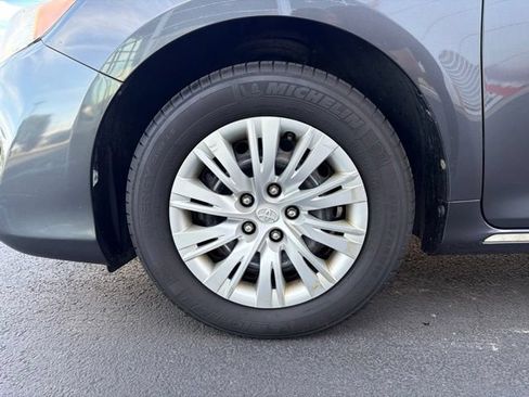 Used 2012 Toyota Camry LE FWD image 12