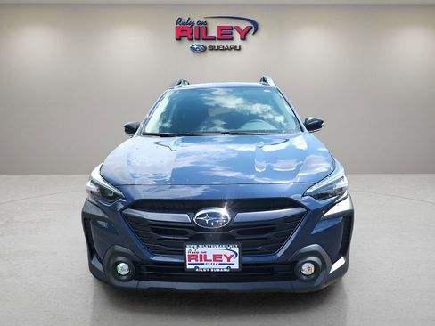 Used 2025 Subaru Outback Premium image 8