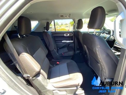 Used 2022 Ford Explorer XLT AWD/4WD image 17