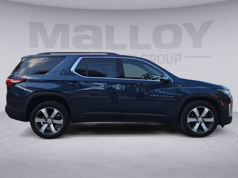 Used 2022 Chevrolet Traverse LT w/ LT Premium Package AWD/4WD image 6