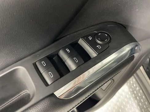 Used 2025 Chevrolet Traverse LT AWD/4WD image 13