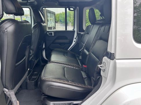 Used 2022 Jeep Wrangler Unlimited Sahara image 4