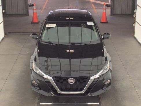 Used 2021 Nissan Altima 2.5 Platinum image 2