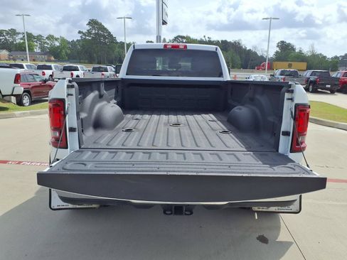 Used 2026 RAM 3500 Tradesman w/ Chrome Appearance Group A AWD/4WD image 8