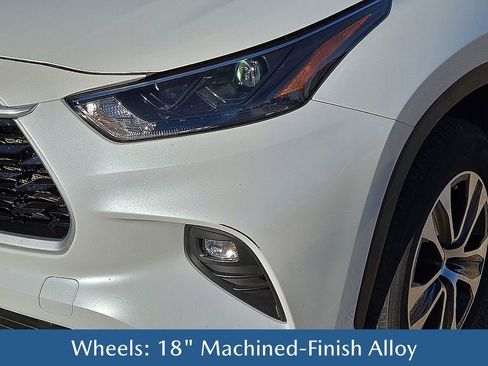 Used 2022 Toyota Highlander XLE image 10