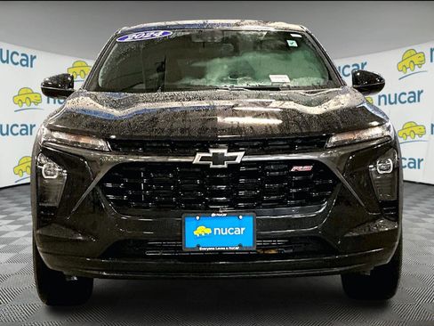 Used 2024 Chevrolet Trax RS image 2