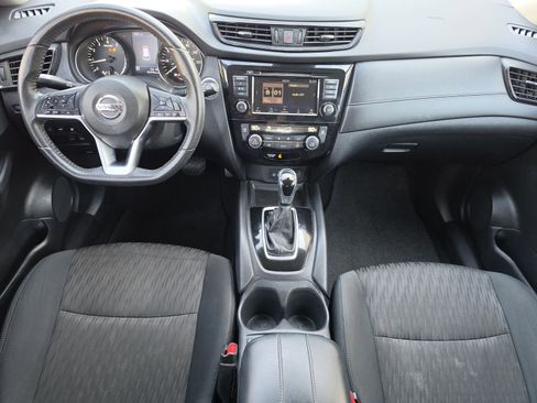 Used 2020 Nissan Rogue SV FWD image 10