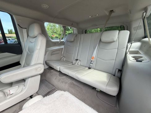 Used 2020 Cadillac Escalade ESV Luxury AWD/4WD image 26