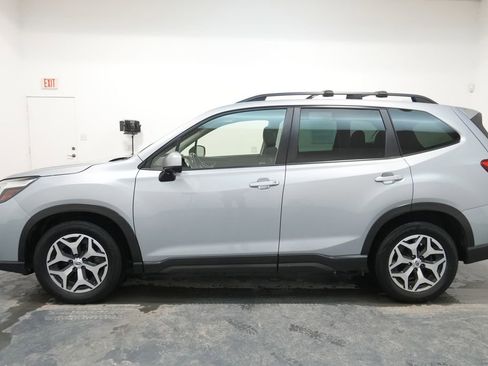 Used 2021 Subaru Forester Premium image 4