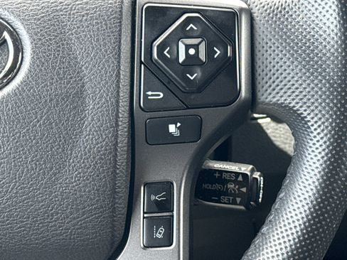 Used 2021 Toyota Tacoma TRD Off-Road w/ TRD Premium Off Road Package AWD/4WD image 19