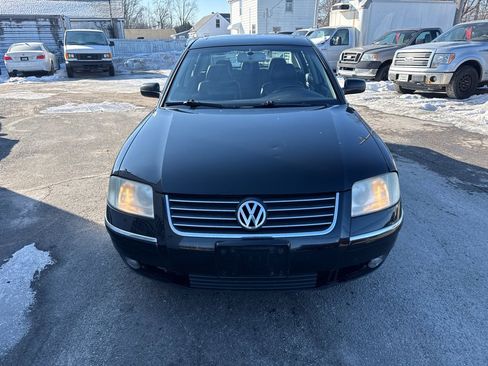 Used 2003 Volkswagen Passat GLX image 2