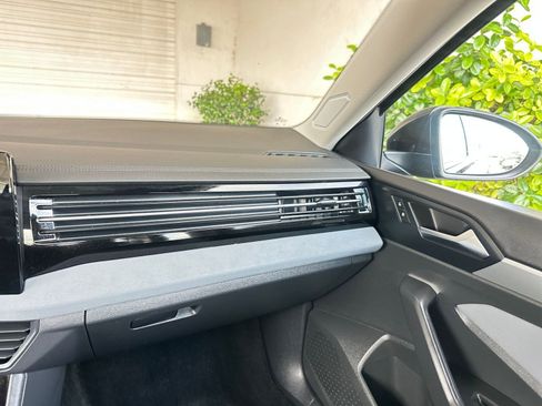 Used 2025 Volkswagen Jetta SE image 40