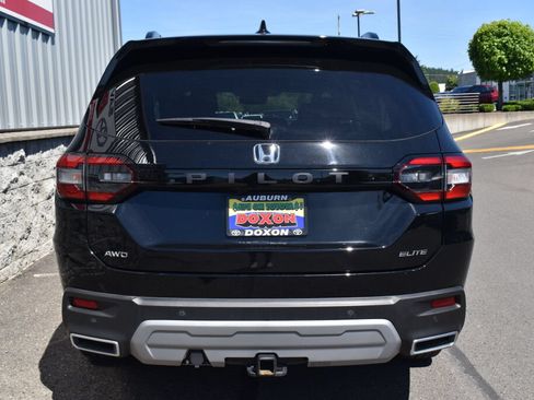 Used 2025 Honda Pilot Elite image 6