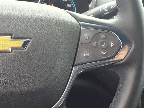 Used 2023 Chevrolet Traverse LT image 19