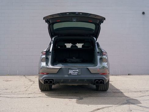 Certified 2026 Porsche Cayenne E-Hybrid AWD/4WD image 14