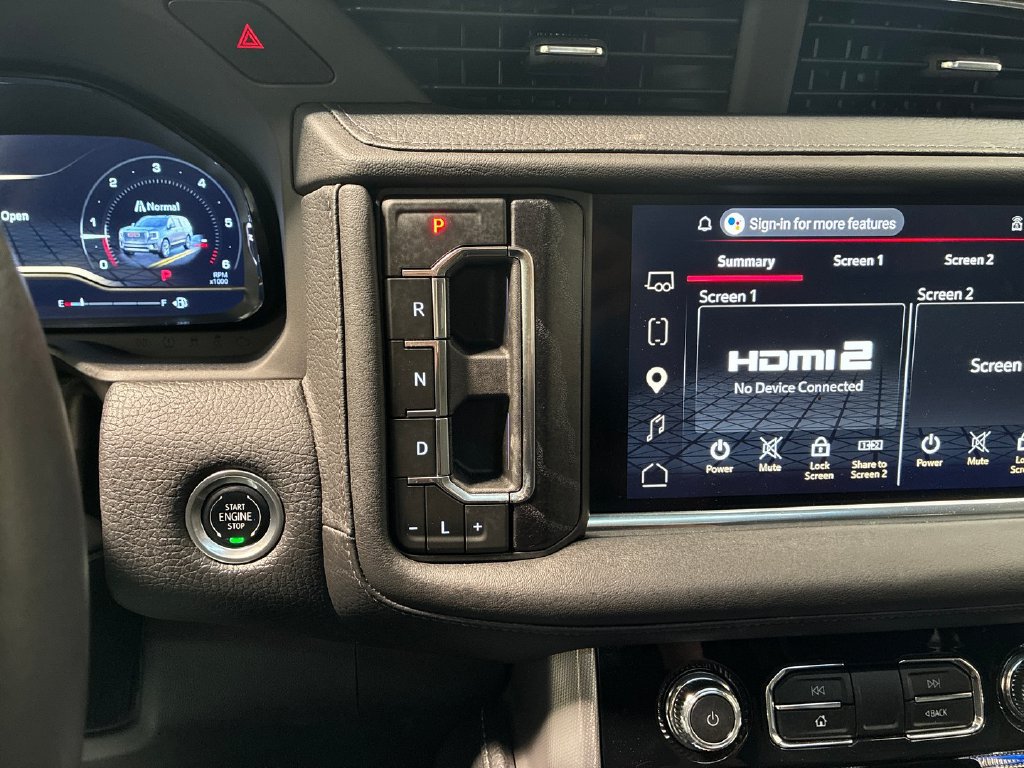 Used 2024 GMC Yukon Denali w/ Denali Reserve Package RWD image 16