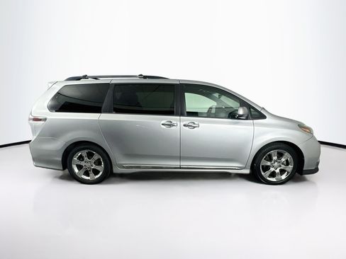 Used 2015 Toyota Sienna SE Premium FWD image 10