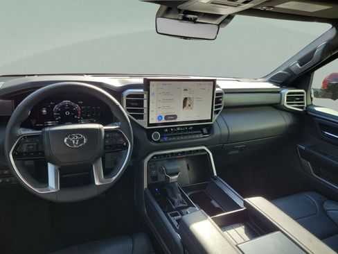 Certified 2025 Toyota Sequoia Platinum AWD/4WD image 10