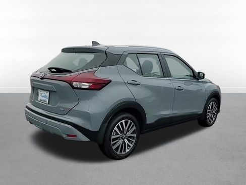 Used 2023 Nissan Kicks SV image 6