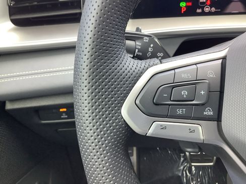 New 2026 Volkswagen Tiguan SE R-Line image 22