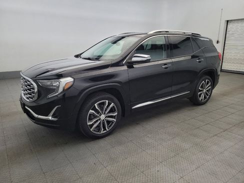 Used 2019 GMC Terrain Denali w/ Driver Alert Package II image 2