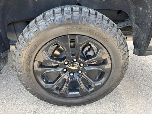 Used 2022 Chevrolet Silverado 1500 LTZ w/ Technology Package AWD/4WD image 18