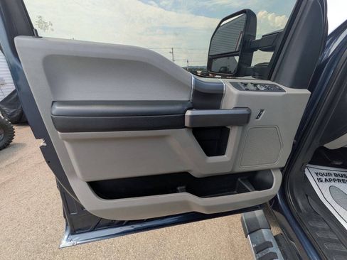 Used 2019 Ford F250 XLT w/ XLT Premium Package AWD/4WD image 18