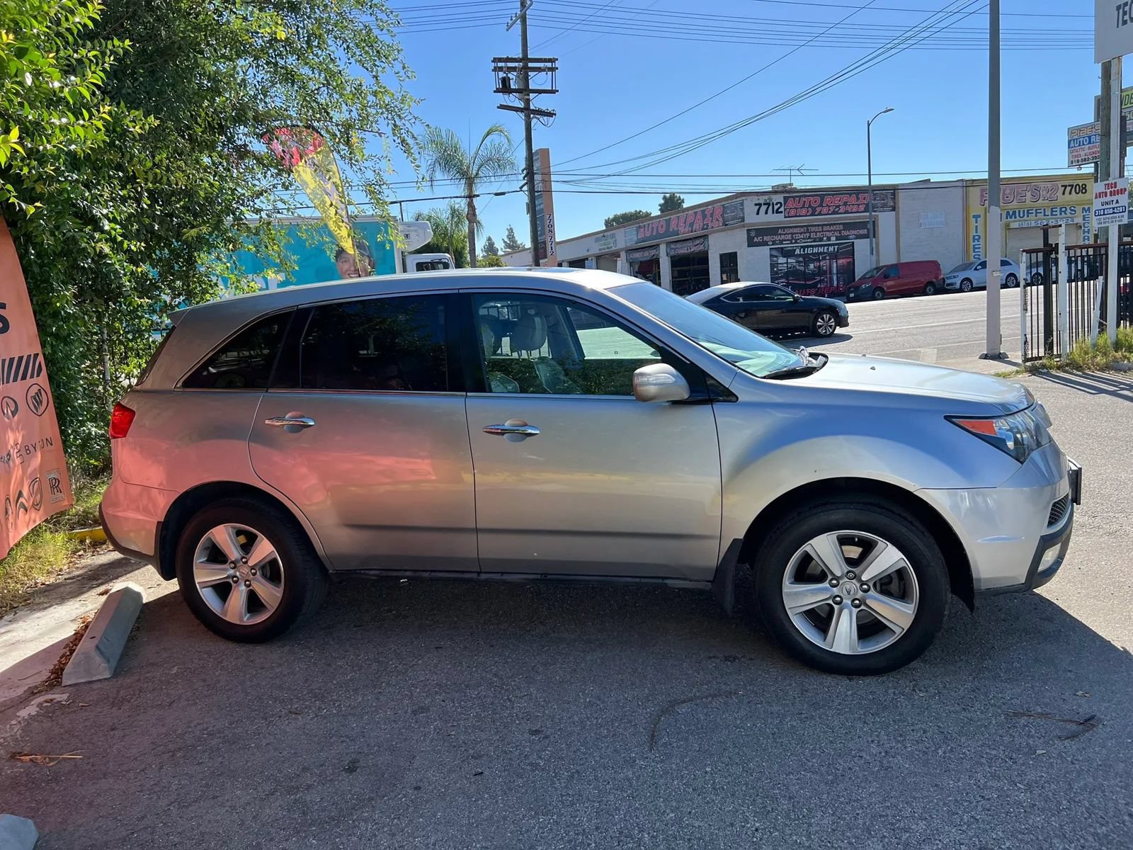 Used 2010 Acura MDX w/ Technology Package AWD/4WD image 5
