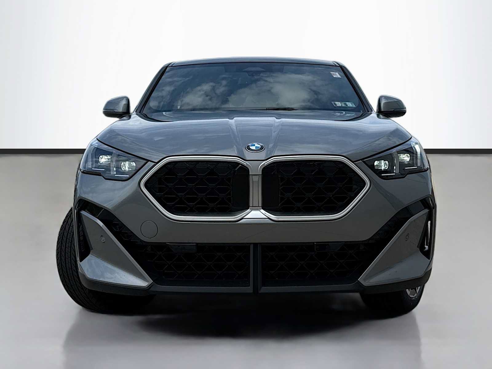 Used 2026 BMW X2 xDrive28i w/ Convenience Package AWD/4WD image 2