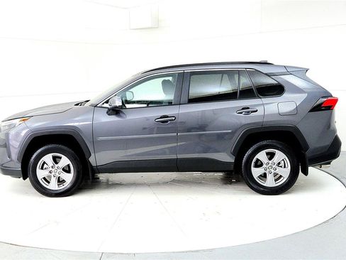 Used 2025 Toyota RAV4 XLE w/ Convenience Package image 3