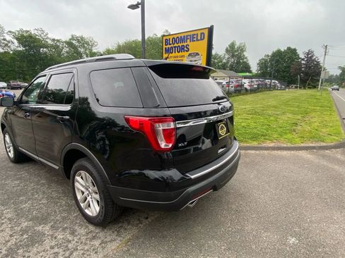 Used 2018 Ford Explorer XLT w/ Equipment Group 202A image 3