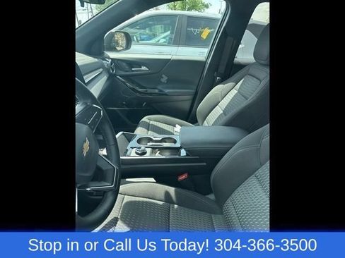 Used 2026 Chevrolet Equinox LT AWD/4WD image 6