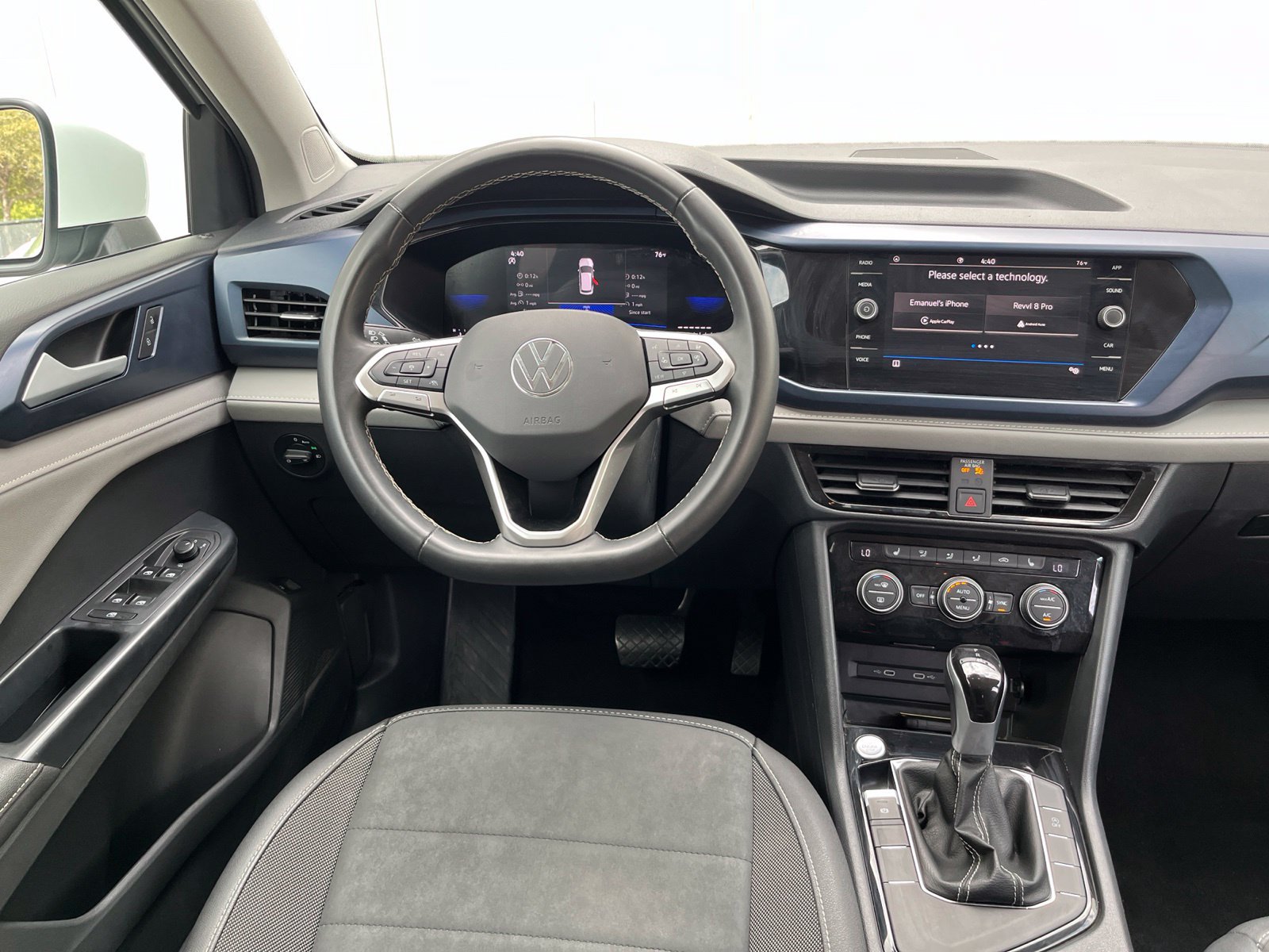 Used 2024 Volkswagen Taos SE FWD image 23