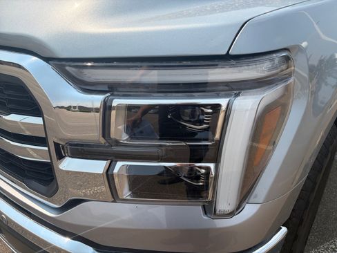 Used 2025 Ford F150 Lariat AWD/4WD image 10